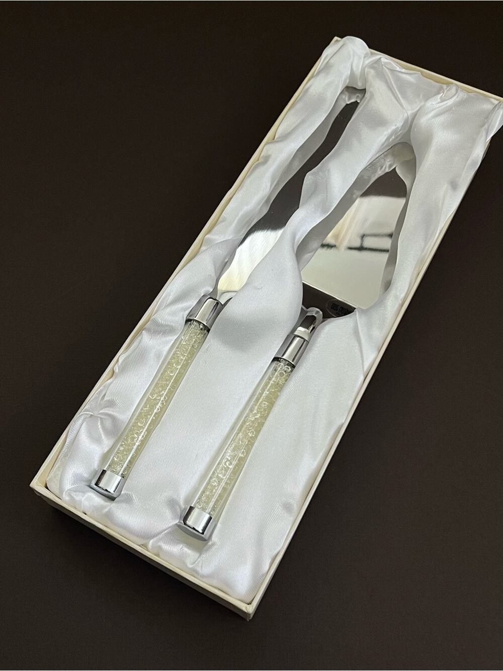 Oleg Cassini Crystal Handle Wedding Cake Serving Set